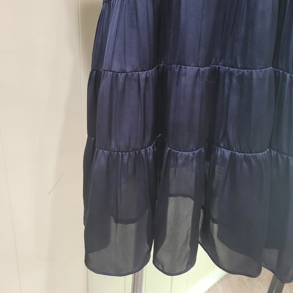 ​🛍️ Stunning Navy Blue V-Neck Tiered Mini Dress - Sleeveless & Flowy Vaca Vibes - Picture 4 of 12